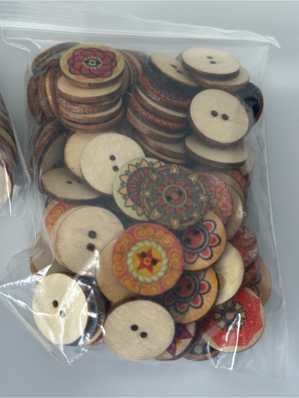 200Pcs Wooden Famcy Decorative Buttons 2 Pack - Multicolor Floral Designs Home - Picture 4 of 7